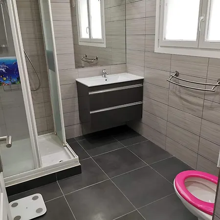 Bright, Renovated Flat In The Sweet Spot Lejlighed