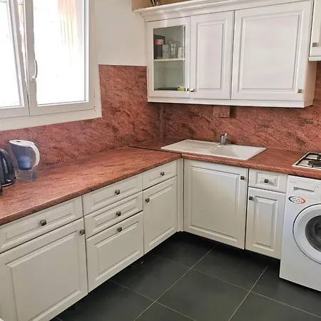 Lejlighed Bright, Renovated Flat In The Sweet Spot
