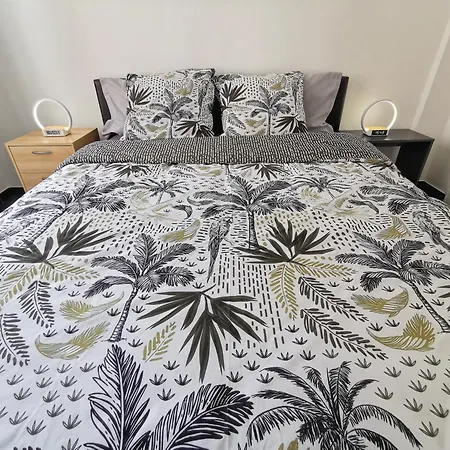 Lejlighed Bright, Renovated Flat In The Sweet Spot Antibes